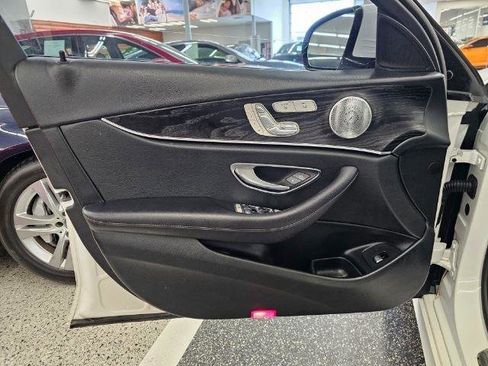 Used 2018 Mercedes-Benz E 300 4MATIC image 24