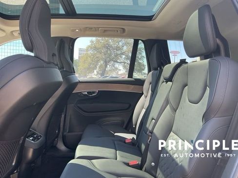 Certified 2025 Volvo XC90 B6 Plus image 31