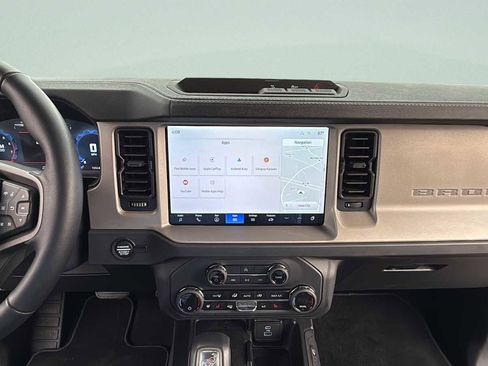 Used 2025 Ford Bronco Outer Banks image 17