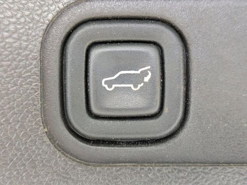 Used 2014 Chevrolet Suburban LTZ image 14