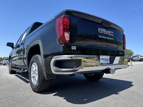 Used 2020 GMC Sierra 1500 SLE w/ SLE Value Package AWD/4WD image 8