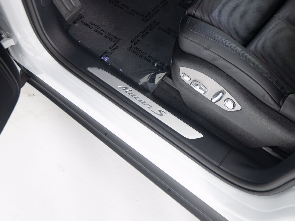 Certified 2026 Porsche Macan S AWD/4WD image 20