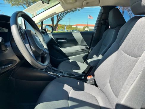 Used 2021 Toyota Corolla LE FWD image 14