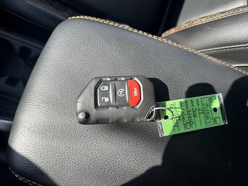 Used 2023 Jeep Wrangler Unlimited Sahara image 30