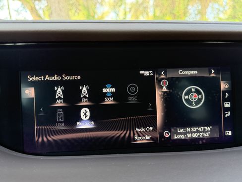 Used 2019 Lexus LS 500 w/ Interior Upgrade Package RWD image 25