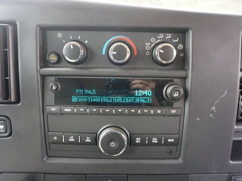Used 2024 GMC Savana 3500 LS RWD image 9