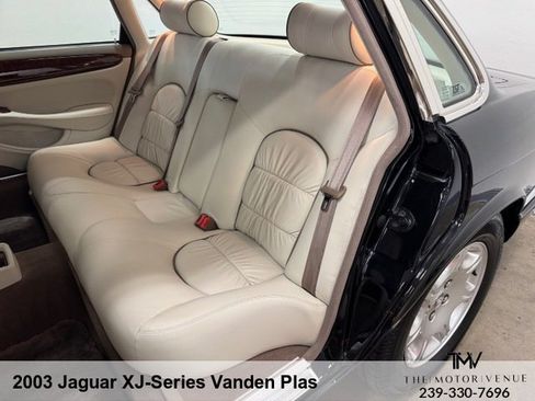 Used 2003 Jaguar XJ8 L RWD image 23