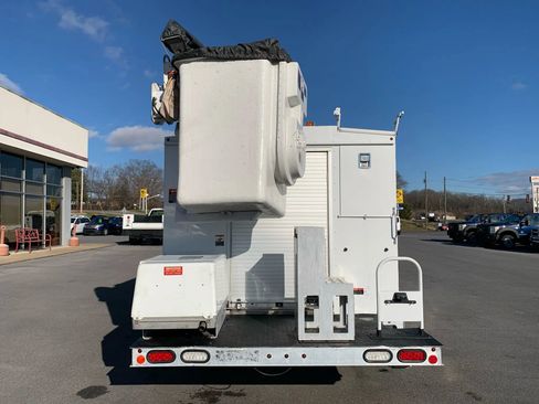 Used 2017 Ford E-350 and Econoline 350 Super Duty image 6