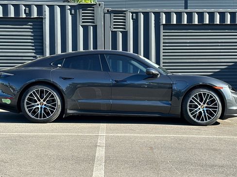 Used 2023 Porsche Taycan image 9