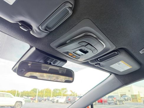 Certified 2025 Toyota Corolla SE image 26