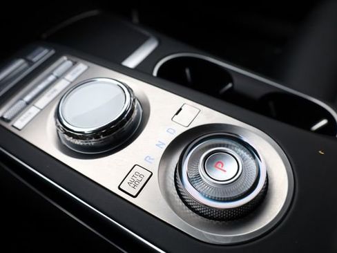 Used 2025 Genesis GV70 2.5T image 27