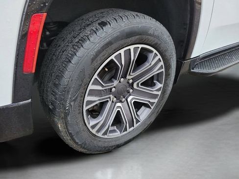 Used 2024 Jeep Wagoneer L Series II image 36