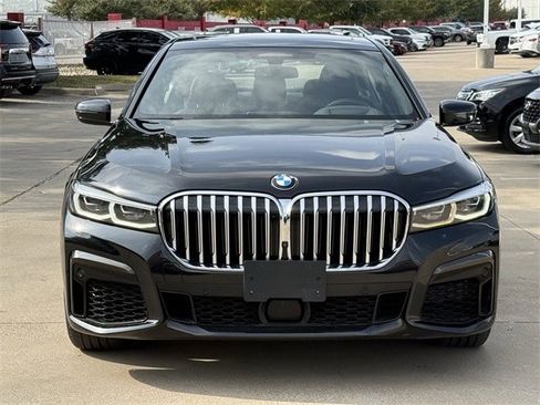 Used 2022 BMW 750i xDrive w/ M Sport Package image 9