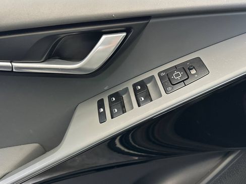 Used 2023 Kia Niro EX FWD image 12