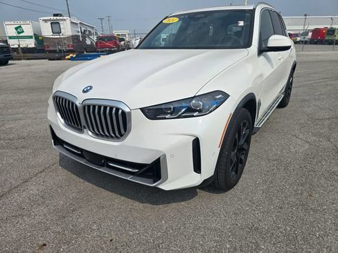Used 2024 BMW X5 xDrive50e AWD/4WD image 7