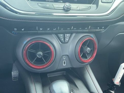 Certified 2021 Chevrolet Blazer RS w/ Enhanced Convenience Package FWD image 18