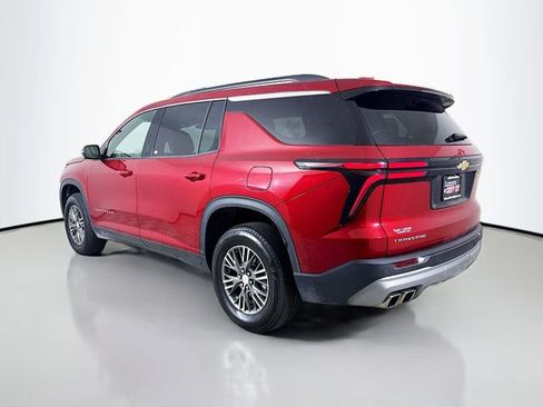 Used 2024 Chevrolet Traverse LT FWD image 7