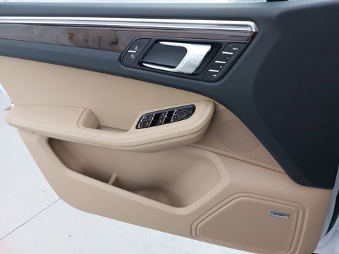 New 2026 Porsche Macan image 29