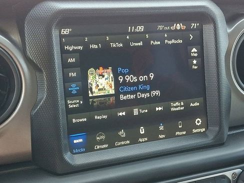 Used 2023 Jeep Wrangler Unlimited w/ Cold Weather Group image 18