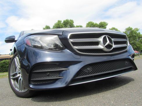 Used 2017 Mercedes-Benz E 300 image 1
