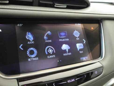 Used 2017 Cadillac XT5 Luxury w/ Driver Awareness Package image 15