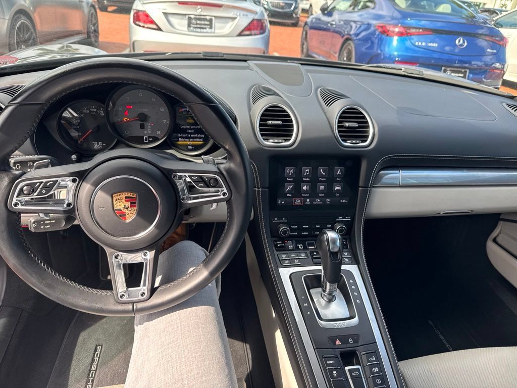 Used 2025 Porsche 718 Boxster S RWD image 4