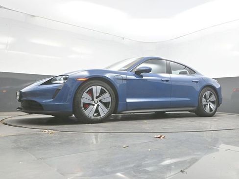 Used 2022 Porsche Taycan 4S image 38