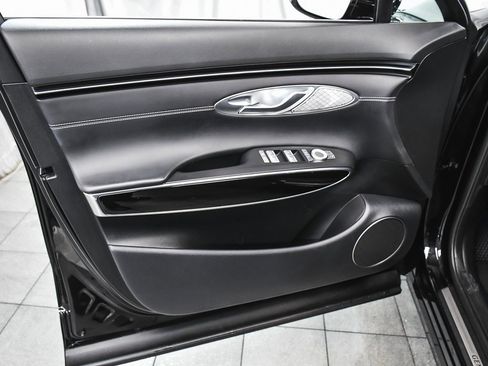 Used 2025 Genesis GV70 2.5T image 9