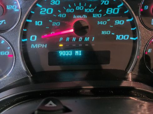 Used 2024 Chevrolet Express 2500 w/ Driver Convenience Package RWD image 12