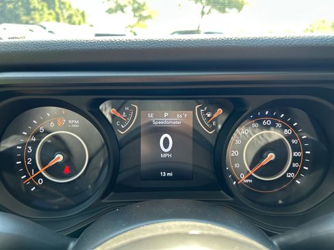 New 2025 Jeep Gladiator Sport image 20