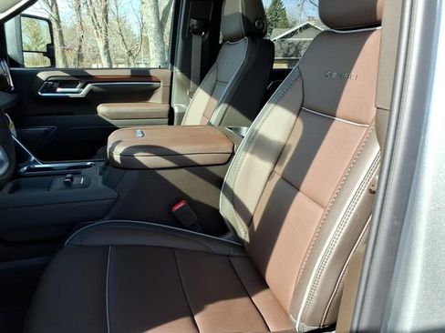 New 2026 GMC Sierra 3500 Denali w/ Denali Reserve Package AWD/4WD image 19