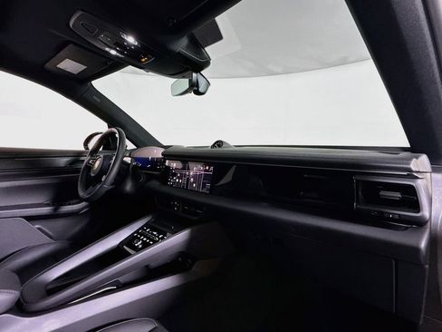 Certified 2026 Porsche Macan GTS Electric AWD/4WD image 17