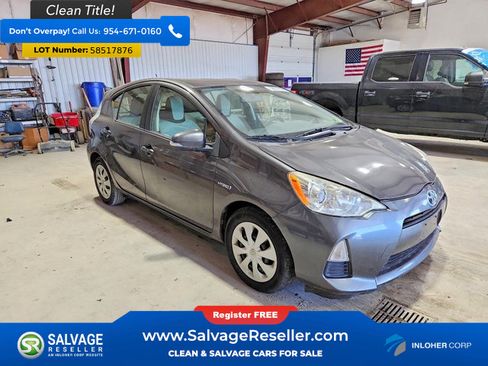 Used 2014 Toyota Prius C One FWD image 5