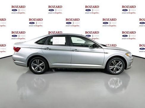 Used 2019 Volkswagen Jetta R-Line w/ R-Line Cold Weather Package image 9