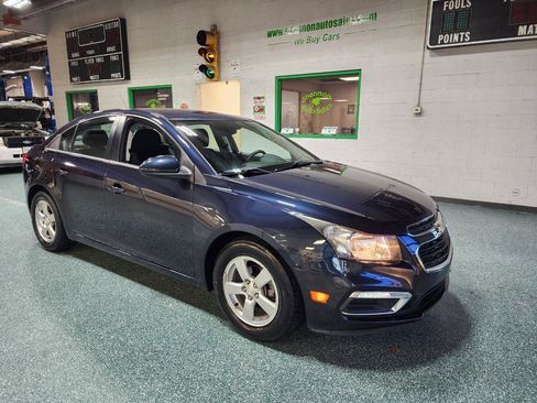Used 2016 Chevrolet Cruze LT FWD image 4