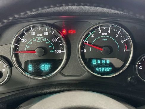 Used 2016 Jeep Wrangler Sahara AWD/4WD image 12