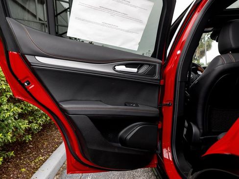 New 2025 Alfa Romeo Stelvio Sprint image 28