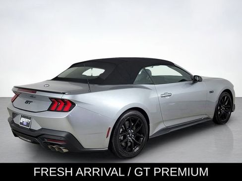 Used 2025 Ford Mustang GT Premium RWD image 3