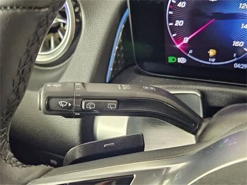 Used 2025 Mercedes-Benz GLB 250 GLB 250 image 27