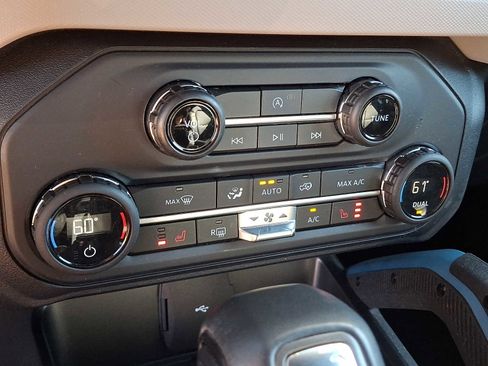 Used 2023 Ford Bronco Wildtrak AWD/4WD image 16