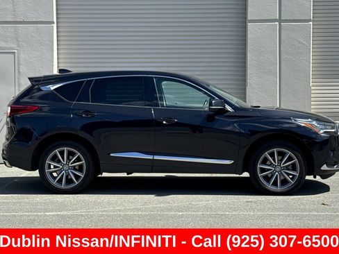 Used 2023 Acura RDX w/ Technology Package FWD image 3