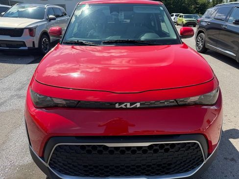 Used 2023 Kia Soul LX w/ Option Group 015 FWD image 2