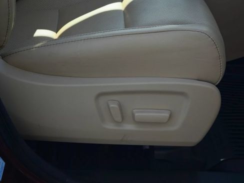 Used 2017 Toyota Highlander Limited AWD/4WD image 24