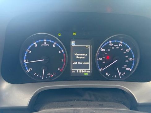 Used 2018 Toyota RAV4 XLE w/ Plus Extra Value Package AWD/4WD image 19