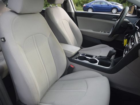 Used 2018 Hyundai Sonata SE FWD image 9