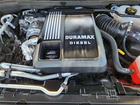 Used 2024 Chevrolet Suburban High Country w/ Advanced Technology Package image 30