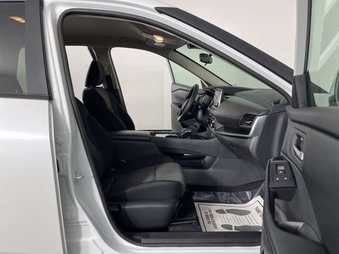 Used 2024 Nissan Rogue SV FWD image 40
