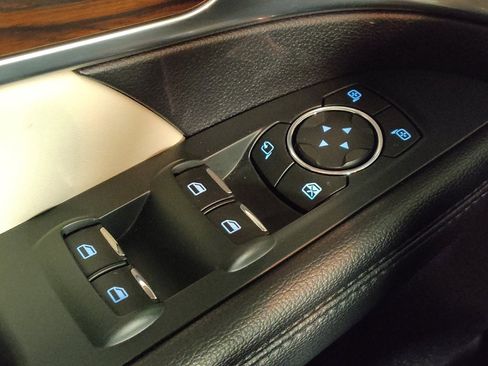 Used 2019 Ford Explorer Limited w/ Limited Luxury Package image 27