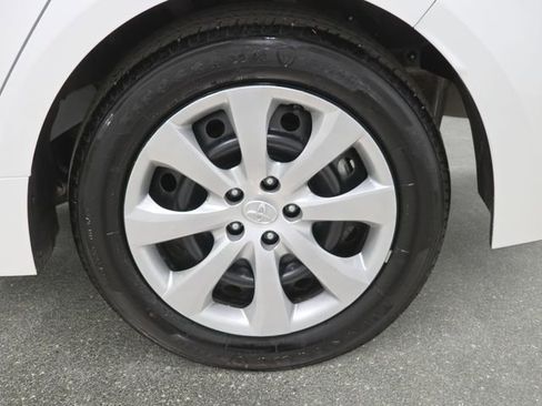 Certified 2025 Toyota Corolla LE image 27