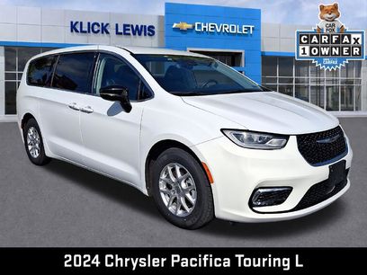 Used 2024 Chrysler Pacifica Touring-L